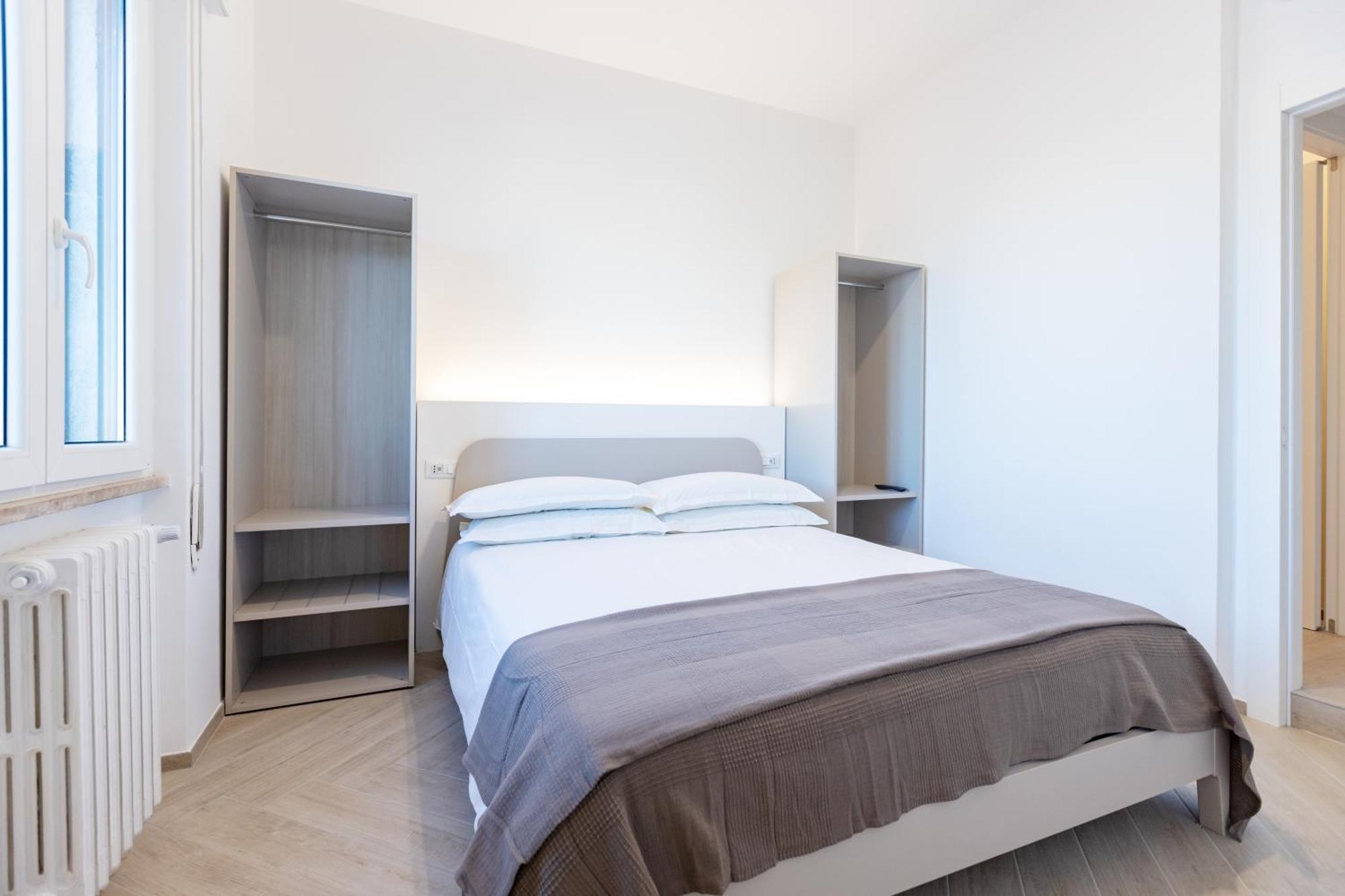 Pds Rooms Brindisi Bagian luar foto