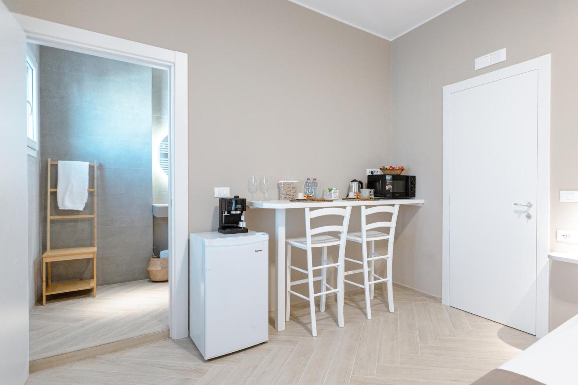 Pds Rooms Brindisi Bagian luar foto